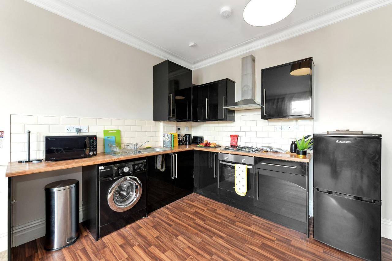 Apartment Centre, Bright, Spacious, And Airy - 112 Duffield Road