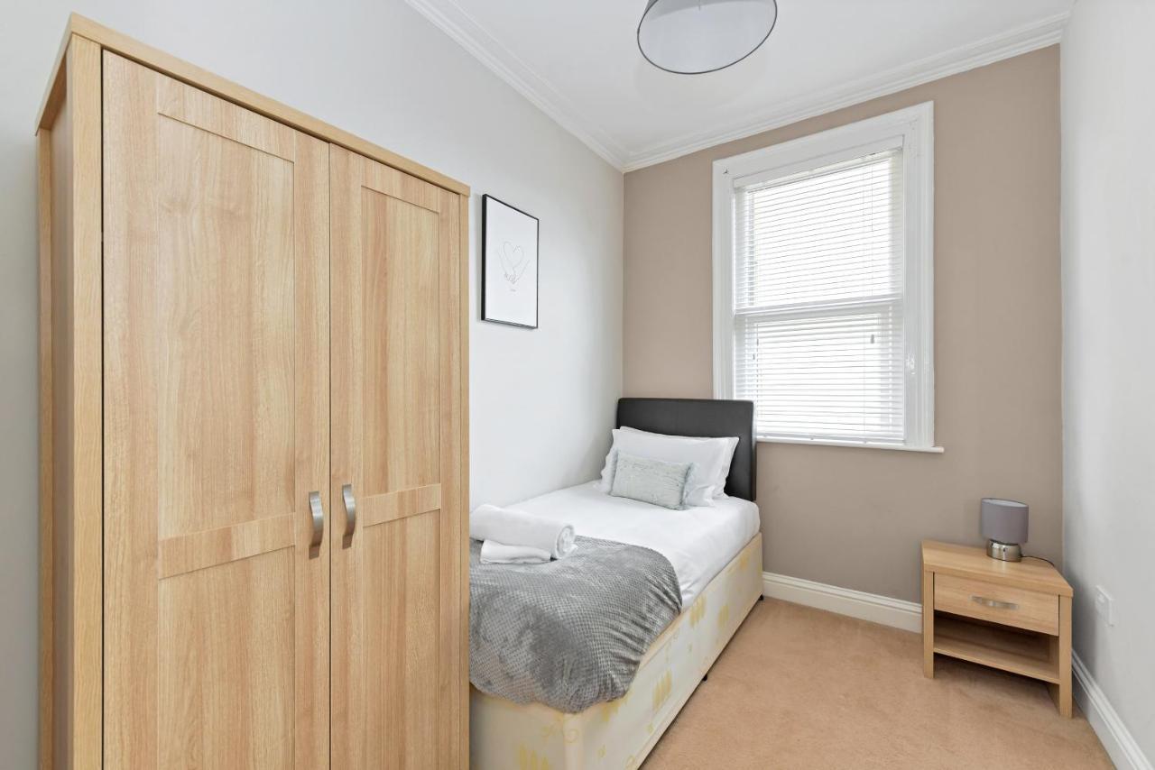 Apartment Centre, Bright, Spacious, And Airy - 112 Duffield Road *